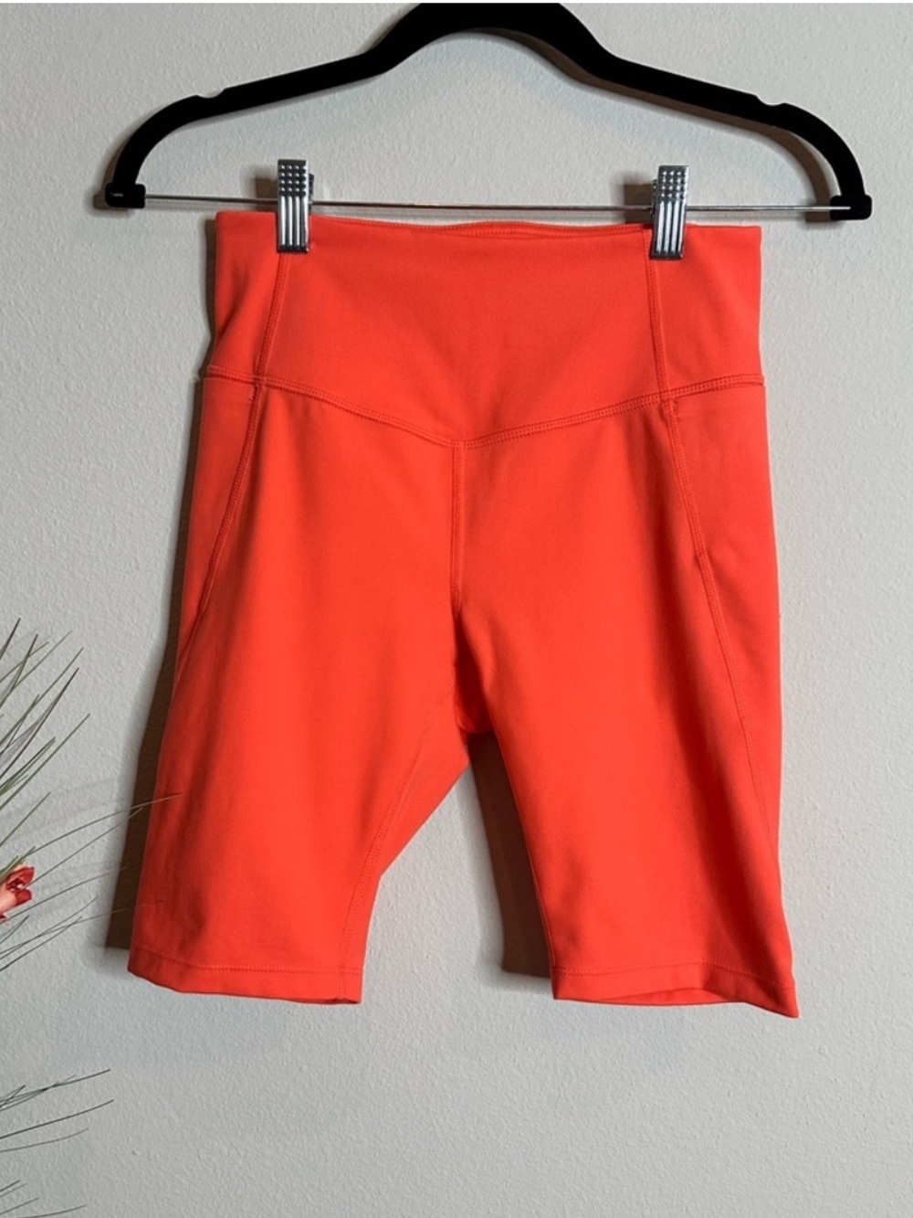 Zella Studio Lite Pocket Bike Shorts in Coral Hot, Size Small